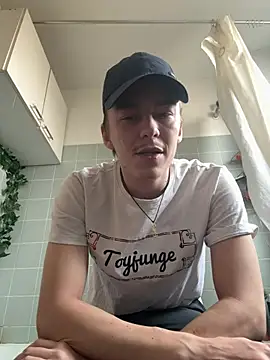 Toyjungee online show from 01-16-25, 02:19