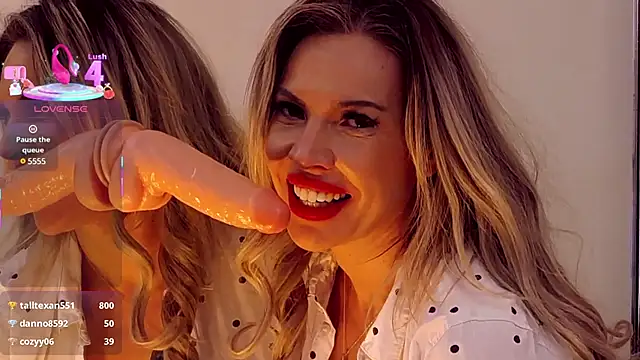 Snapshot of SashaAllford chatting on 03-05-25, 09:49 SashaAllford online show from 03-05-25, 09:49