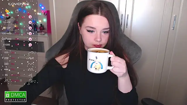 Snapshot of aliice_cutie chatting on 03-01-25, 08:42 aliice cutie online show from 03-01-25, 08:42