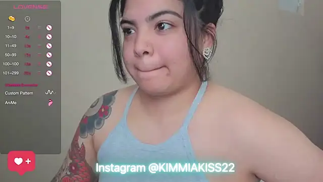Snapshot of kimmiakiss22 chatting on 02-15-25, 10:10 kimmiakiss22 online show from 02-15-25, 10:10