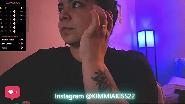 Snapshot of kimmiakiss22 chatting on 02-22-25, 02:17 kimmiakiss22 online show from 02-22-25, 02:17