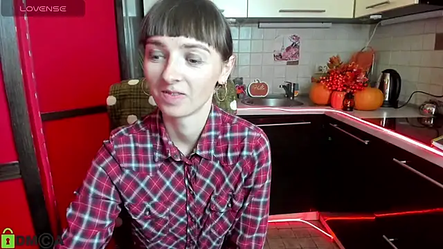 TayanaJons online show from 10-17-25, 07:00