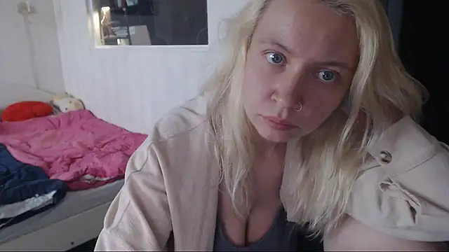 amanda kiss kiss online show from 10-27-25, 12:42