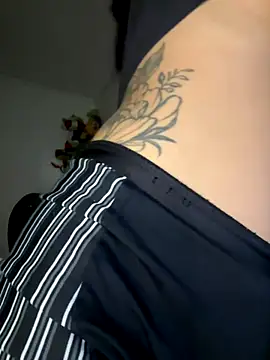 Valery rhoades online show from 12-20-25, 05:03