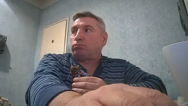 Snapshot of GYurmoka70 chatting on 10-08-25, 08:50 GYurmoka70 online show from 10-08-25, 08:50