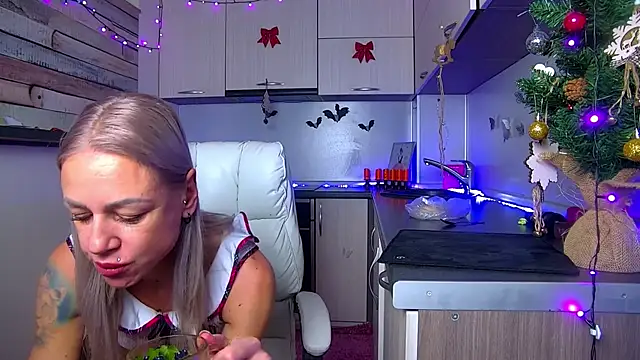 Skinny Nally online show from 12-22-25, 01:46