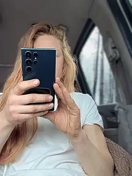 GoldenFlameGoddess online show from 02-23-26, 04:15