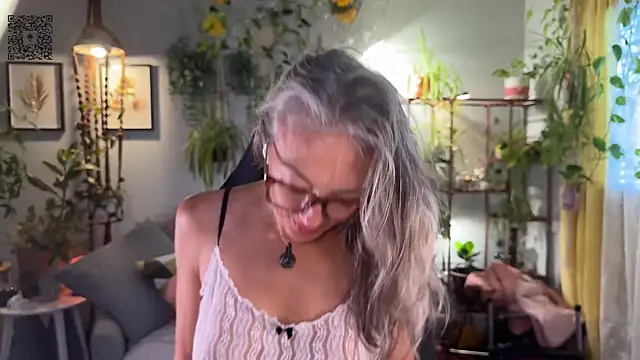 sunniedayz  online show from 09-16-25, 03:24