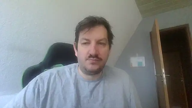 Golffahrer1982 online show from 10-30-25, 10:16