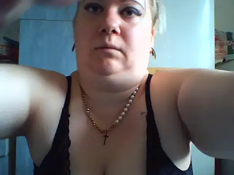 Snapshot of D_Marinna chatting on 09-16-25, 09:10 D Marinna online show from 09-16-25, 09:10