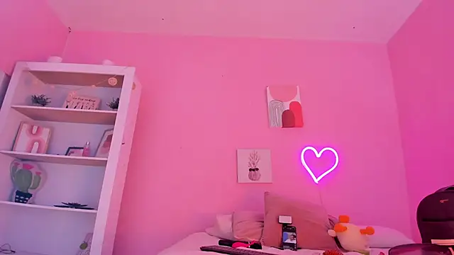 Sophiietaylor online show from 03-15-25, 11:50