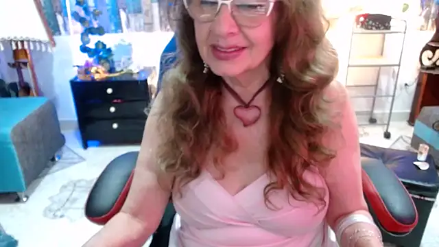 KarimaSarabe online show from 12-18-24, 11:40