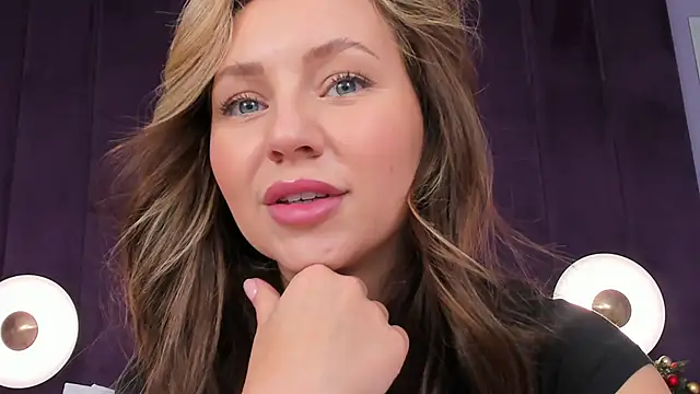 Snapshot of LilyRaisa chatting on 01-09-25, 09:27 LilyRaisa online show from 01-09-25, 09:27