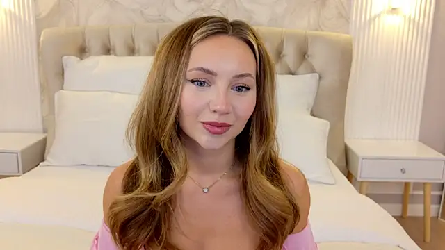 Snapshot of LilyRaisa chatting on 03-22-25, 06:11 LilyRaisa online show from 03-22-25, 06:11