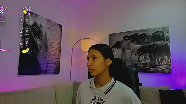 Snapshot of Ary_7 chatting on 10-24-25, 11:39 Ary 7 online show from 10-24-25, 11:39