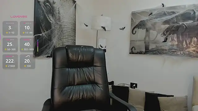 Snapshot of Ary_7 chatting on 10-28-25, 11:36 Ary 7 online show from 10-28-25, 11:36