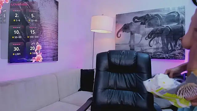 Snapshot of Ary_7 chatting on 11-05-25, 11:43 Ary 7 online show from 11-05-25, 11:43