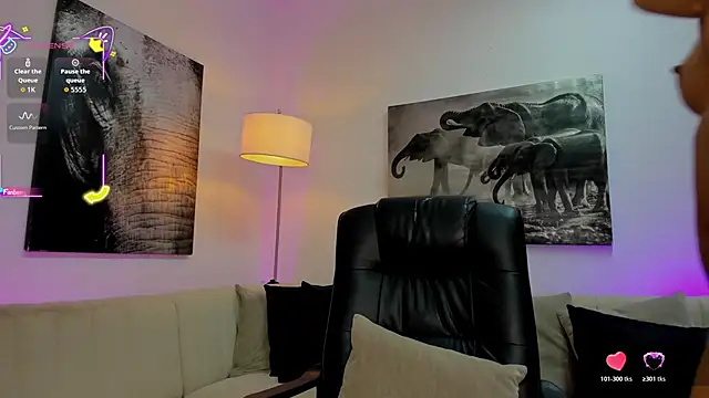 Snapshot of Ary_7 chatting on 11-20-25, 11:32 Ary 7 online show from 11-20-25, 11:32