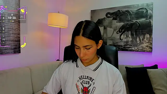 Snapshot of Ary_7 chatting on 11-26-25, 11:33 Ary 7 online show from 11-26-25, 11:33