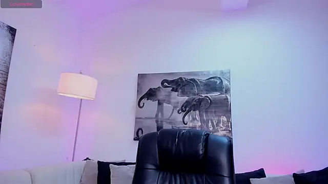 Snapshot of Ary_7 chatting on 12-15-25, 11:36 Ary 7 online show from 12-15-25, 11:36