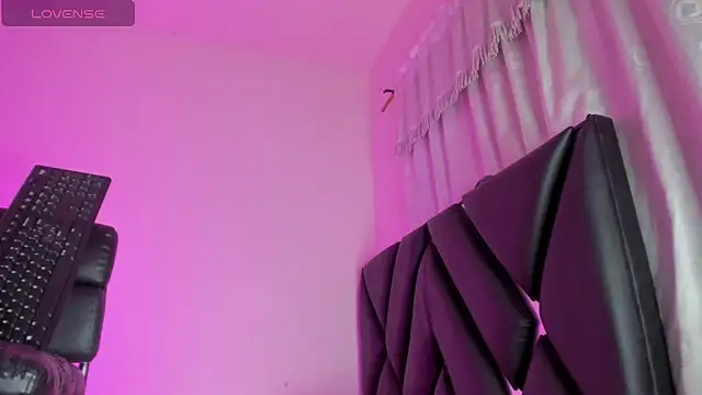 Snapshot of stephany_doll_ chatting on 03-04-26, 04:07 stephany doll online show from 03-04-26, 04:07