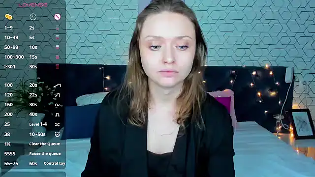 Linda Bryant online show from 12-28-24, 04:08