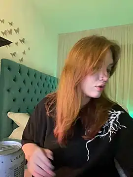  Chlo  e online show from 02-19-25, 09:36