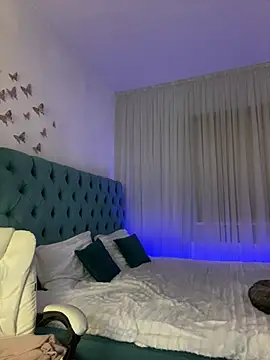  Chlo  e online show from 03-12-25, 11:44