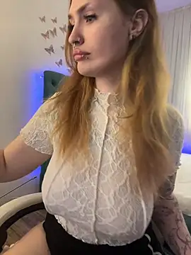  Chlo  e online show from 09-17-25, 10:17