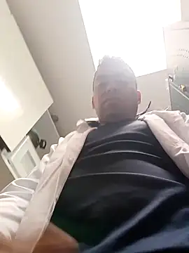 Snapshot of Diego_leon27 chatting on 11-27-25, 06:43 Diego leon27 online show from 11-27-25, 06:43