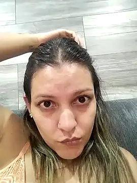 Mia Hampton online show from 01-17-25, 01:36