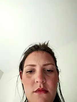 Mia Hampton online show from 03-21-25, 05:45