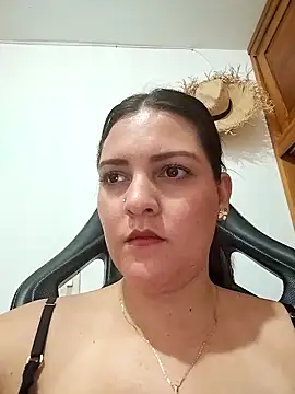 Mia Hampton online show from 09-18-25, 08:11