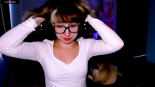 Cosmo Riri online show from 09-20-25, 04:13