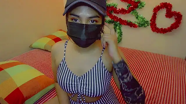 Kiara-Tanvi online show from 12-23-24, 04:28