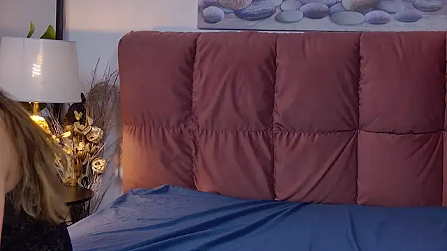 NicolLopeze online show from 12-27-24, 01:28