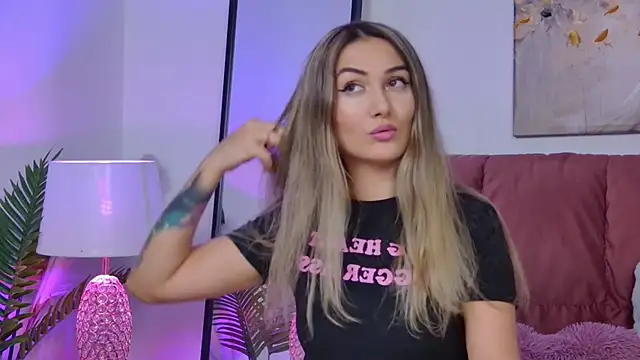 NicolLopeze online show from 10-10-25, 04:06