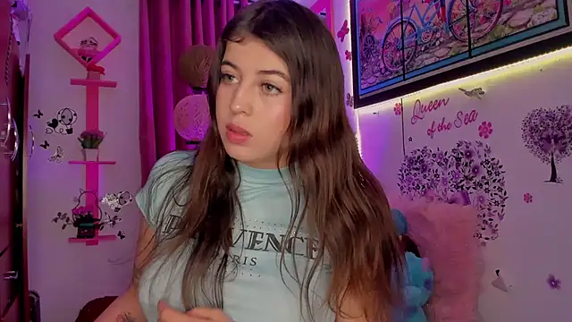 zoe kittylove online show from 12-19-24, 02:34