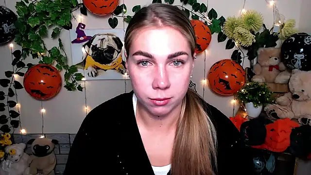 Snapshot of Sport_Tall_Doll chatting on 10-27-25, 08:51 Sport Tall Doll online show from 10-27-25, 08:51