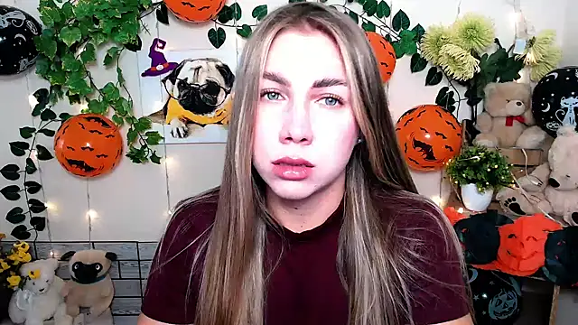 Snapshot of Sport_Tall_Doll chatting on 10-31-25, 09:10 Sport Tall Doll online show from 10-31-25, 09:10