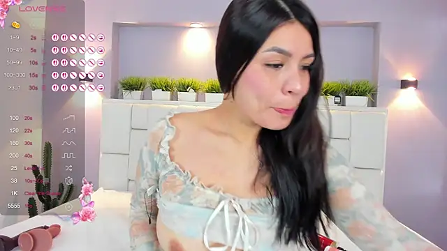 ValeriaGarcia online show from 11-14-25, 01:21