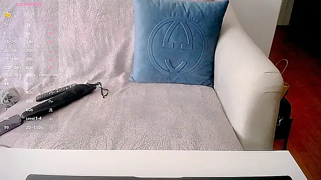 Snapshot of AmazingBitch chatting on 02-06-25, 12:05 AmazingBitch online show from 02-06-25, 12:05