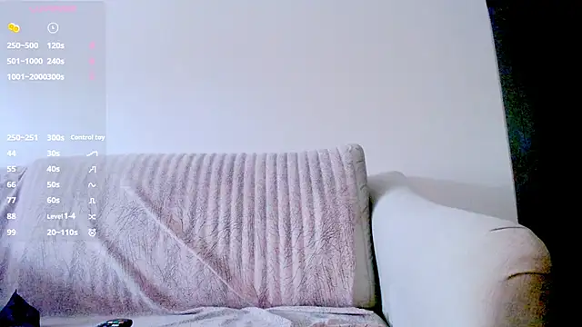 Snapshot of AmazingBitch chatting on 02-18-25, 06:37 AmazingBitch online show from 02-18-25, 06:37