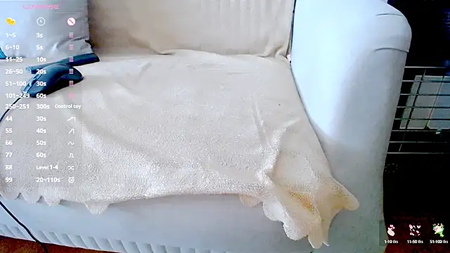 Snapshot of AmazingBitch chatting on 03-16-25, 10:33 AmazingBitch online show from 03-16-25, 10:33