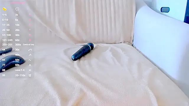 Snapshot of AmazingBitch chatting on 03-18-25, 09:42 AmazingBitch online show from 03-18-25, 09:42