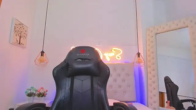 xiomara  cortes online show from 02-04-25, 01:23