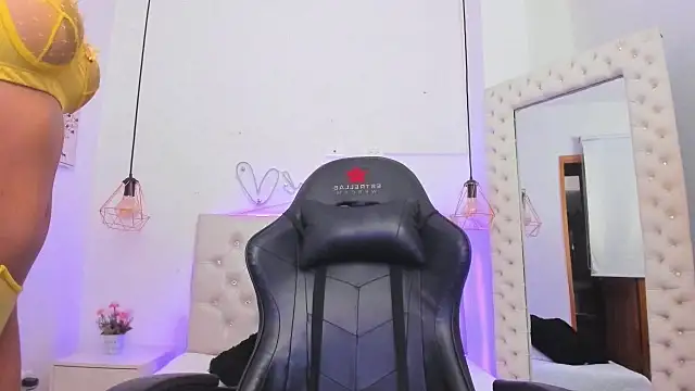 xiomara  cortes online show from 02-18-25, 07:30