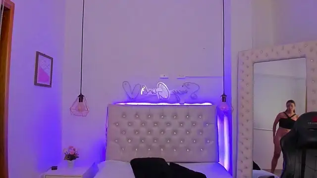 xiomara  cortes online show from 03-16-25, 01:28