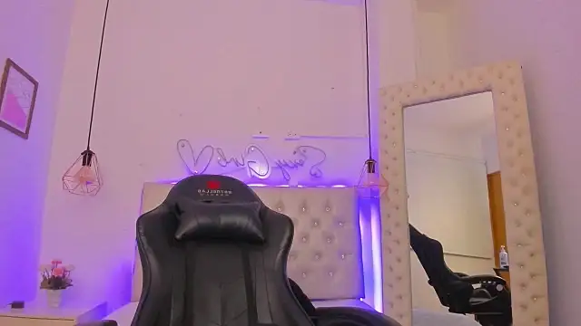 xiomara  cortes online show from 03-17-25, 10:17