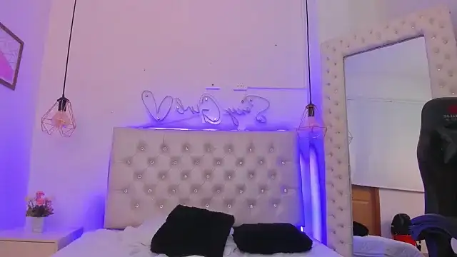 xiomara  cortes online show from 03-20-25, 01:13